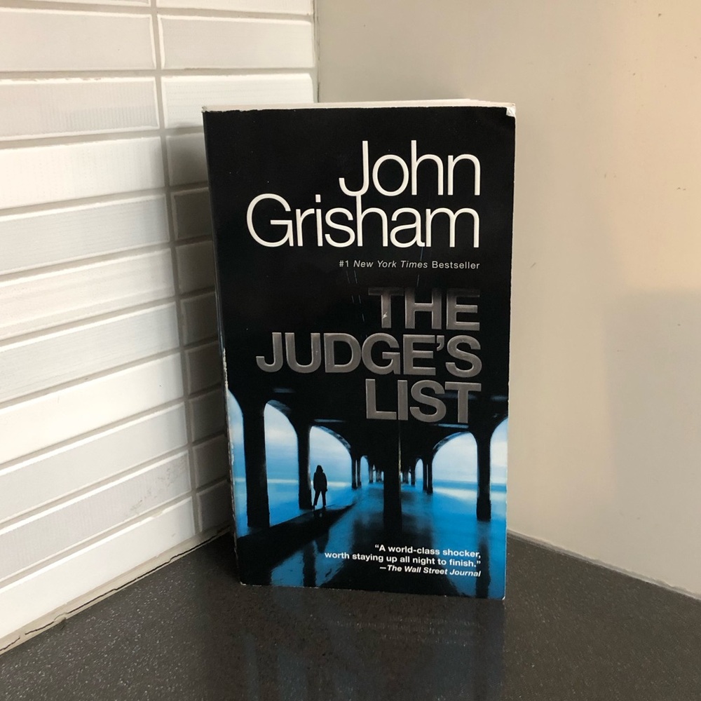 📚3/$18 John Grisham The Judge’s List pocketbook